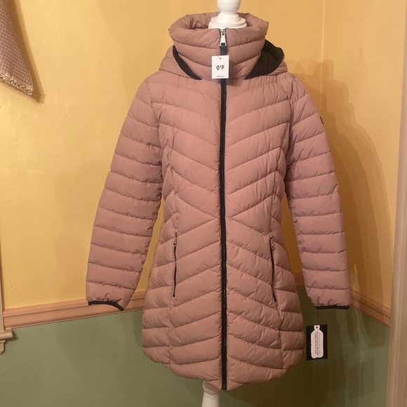 DKNY Jackets & Blazers - DKNY WOMEN’S BIB FRONT LIGHT WEIGHT PUFFER COAT NWT